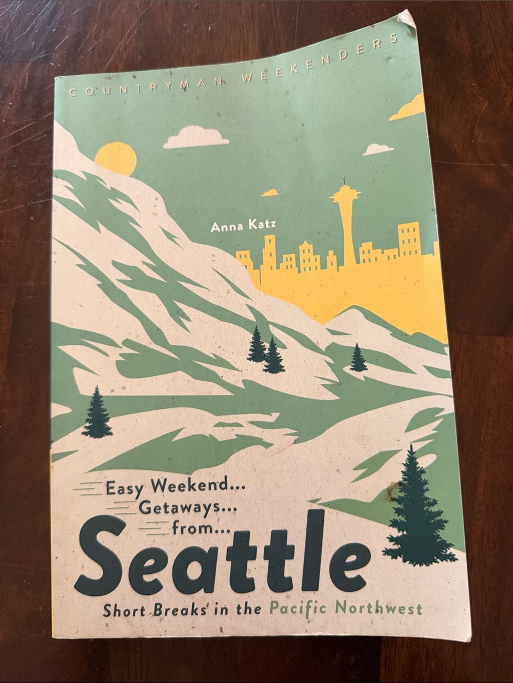Seattle travel guide book - green and yellow cover